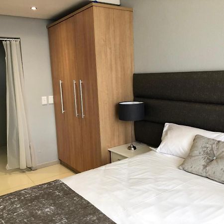 Infinity Self Catering Apartments Блаубергстранд Экстерьер фото