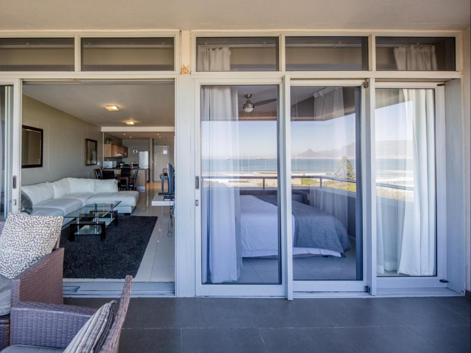 Infinity Self Catering Apartments Блаубергстранд Номер фото