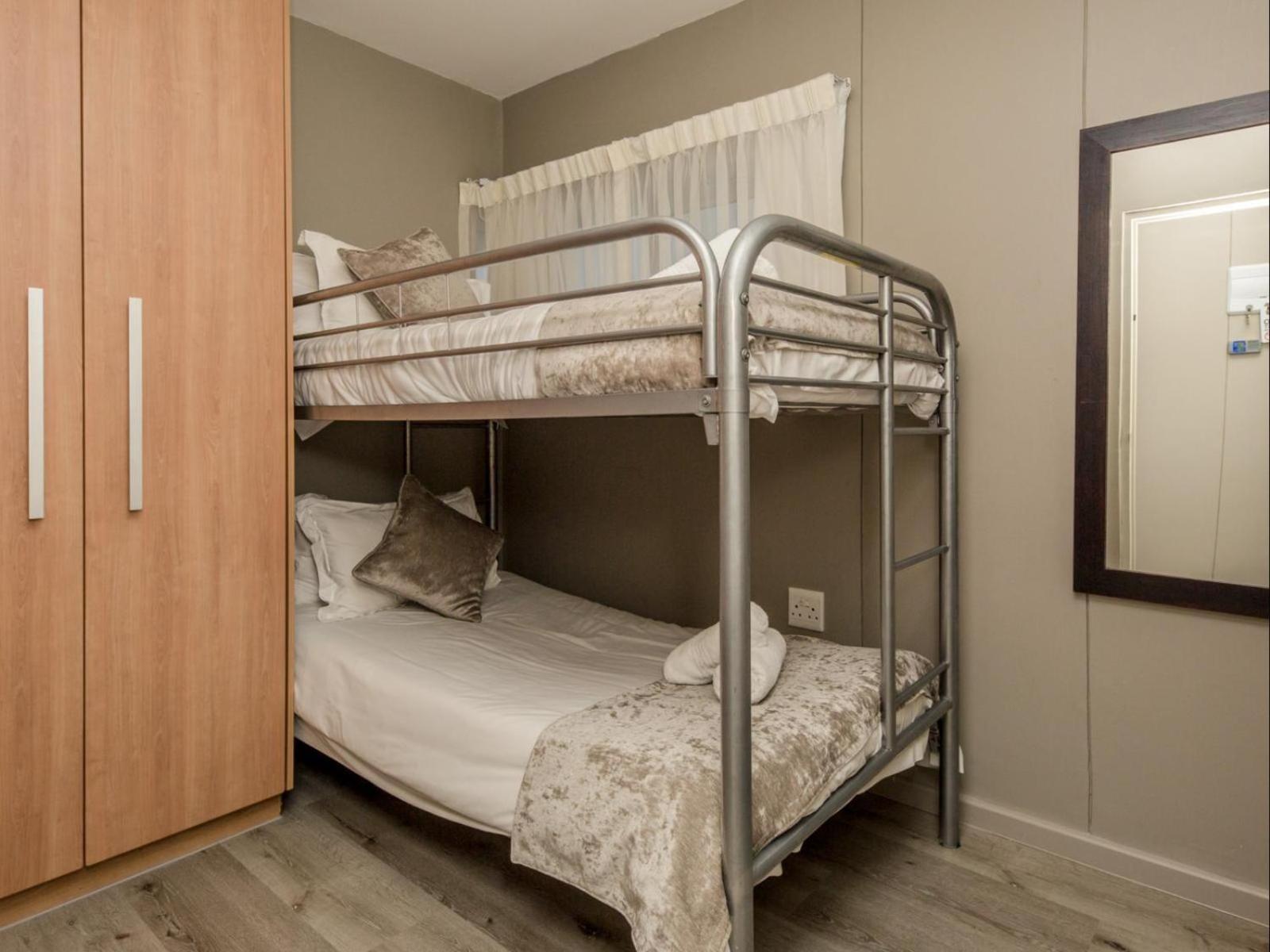 Infinity Self Catering Apartments Блаубергстранд Номер фото
