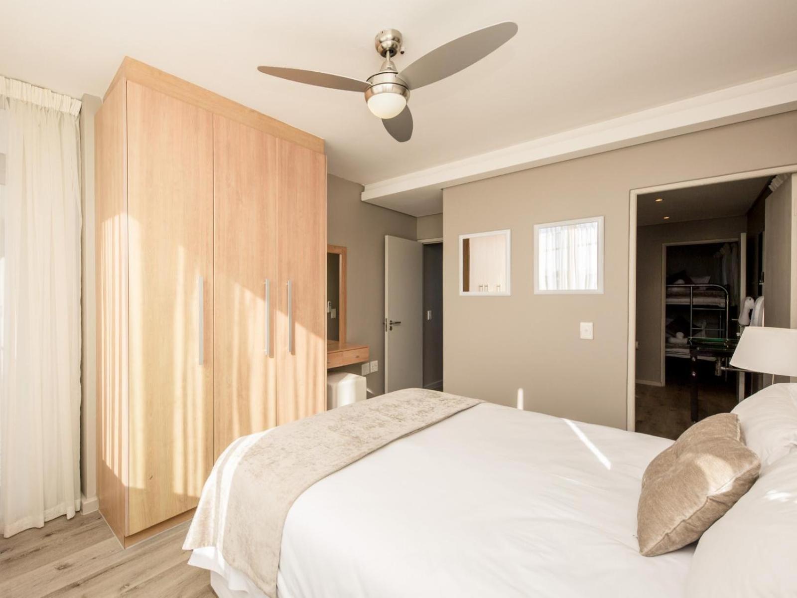 Infinity Self Catering Apartments Блаубергстранд Номер фото